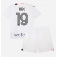 AC Milan Theo Hernandez #19 Bortatröja Barn 2023-24 Kortärmad (+ Korta byxor)